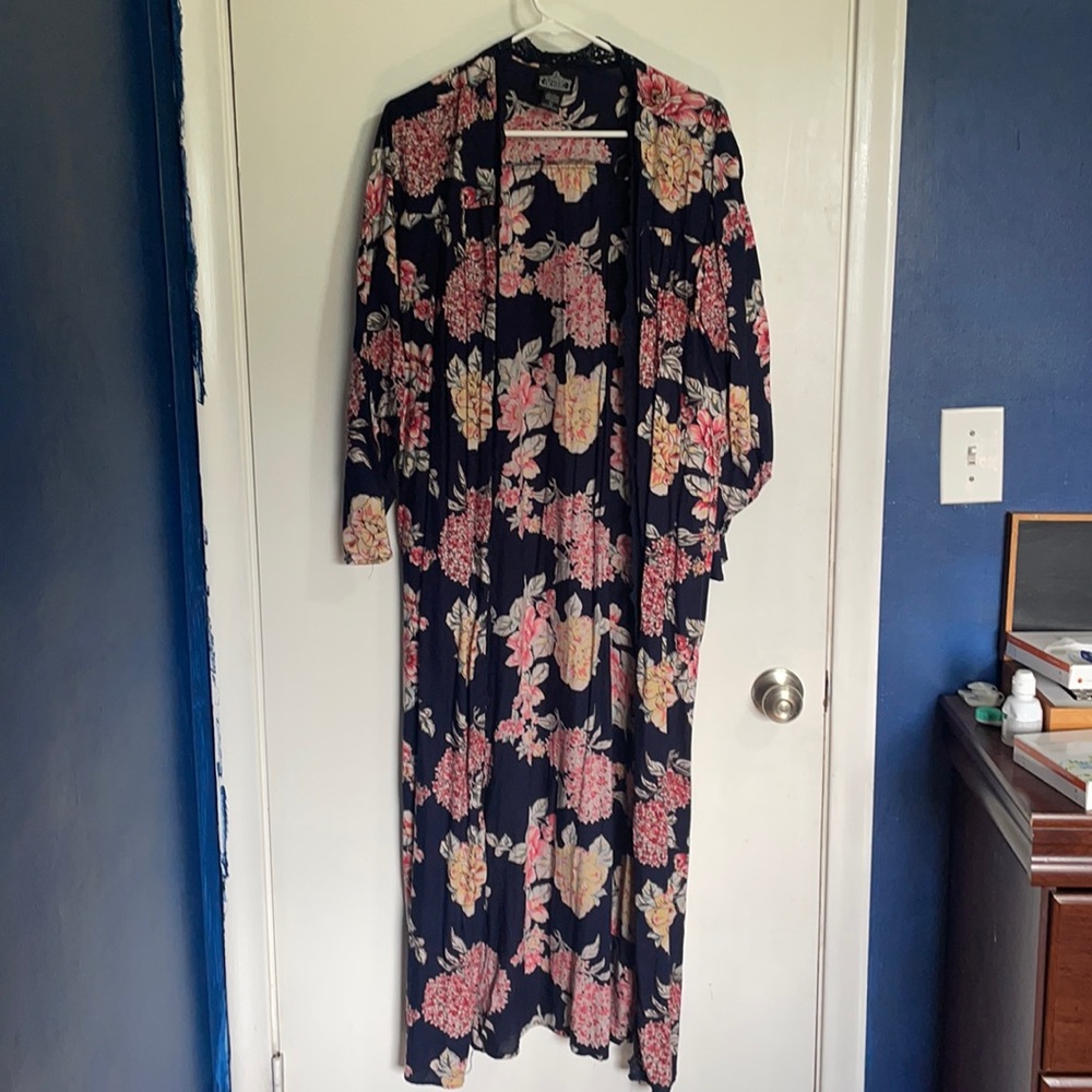 Long floral cardigan with half sleeves